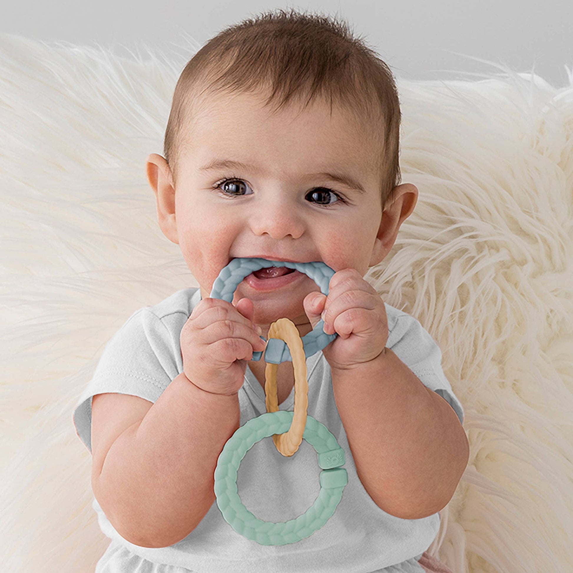 Itzy Teether Gift Set™ | True Enrich Solutions